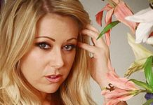 Daytime Presenter Jo has a Photoshoot! Babestation Daytime Xtra presenter Jo has her first shoot with Babestation