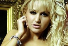 New Babe – Vanessa Walker! New Babestation Daytime babe Vanessa Walker gets topless at her first shoot!