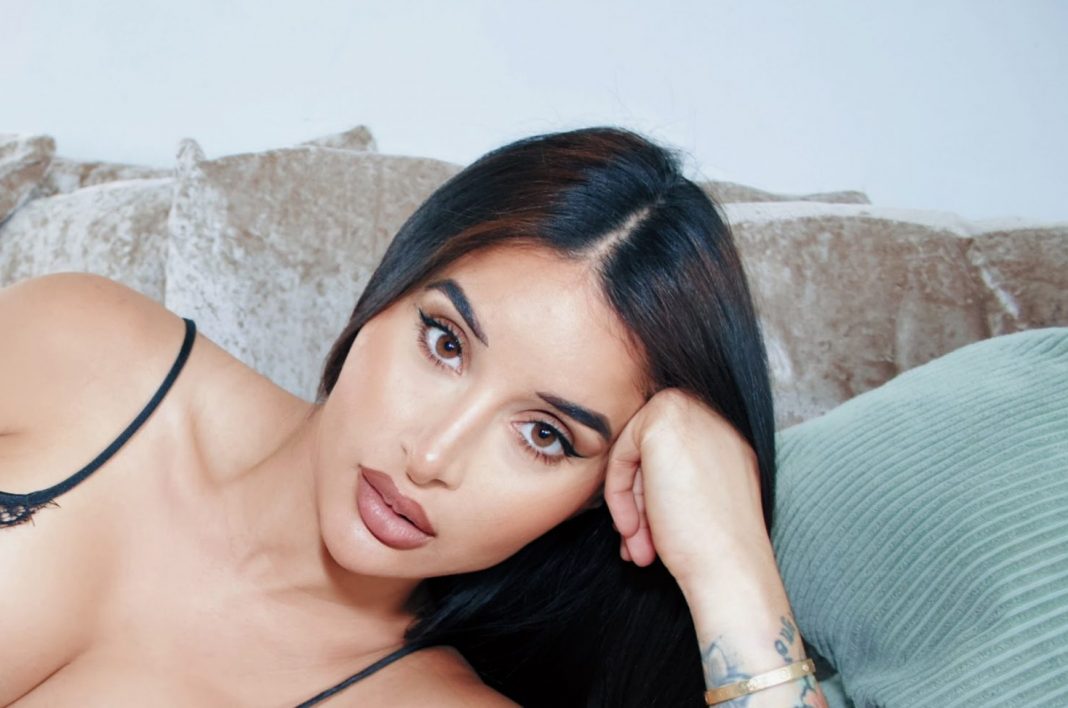 Preeti Pictures Preeti Babestation babe in black nightwear and heels