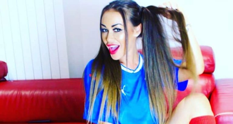 saucy Amanda Rendall