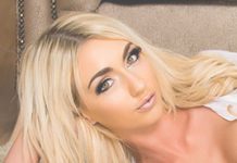 Cam Girl of the Week – Mia Middleton Sex Games Saturday - Mia Middleton