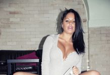 Brunette Porn Kerry Louise Bubble Bath and Fishnet Stockings Kerry Louise - Babestation TV