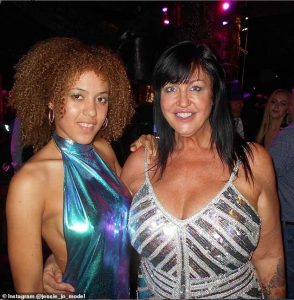 jessie jo at a party with her daughter