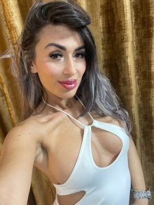 AmiRides blondes cam babe