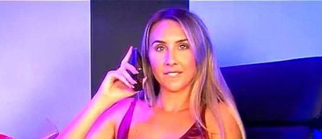 Feet Cams Live – Engage with Hot UK Cougars