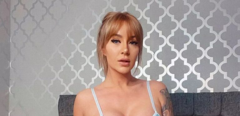 Zoe Grey poses in lingerie babestation x