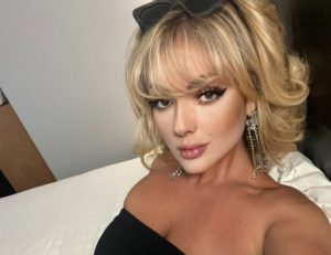 Onlyfans model Leylah Linda selfie on bed