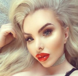 Violet Cheslea selfie