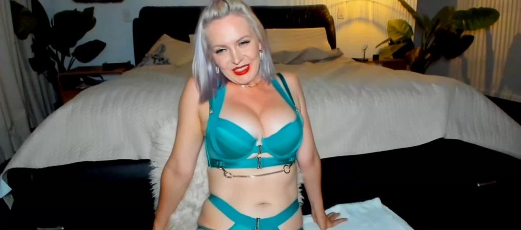 a0c9fe05b28afd73b756 MsLindsayDevis milf