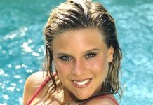 Babestation Salutes The Legends: From Tabloid Bombshells to the AI Era Sam Fox in the pool